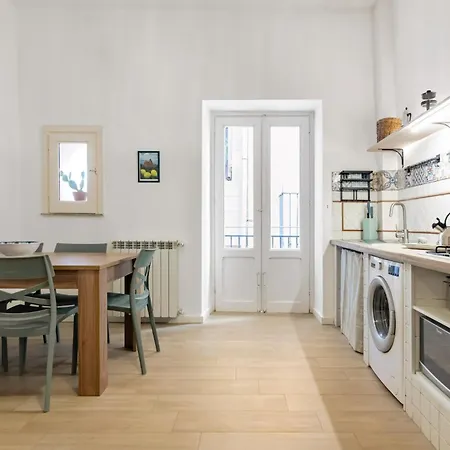 Guesthost - Mezzojuso Near Via Roma Apartamento *